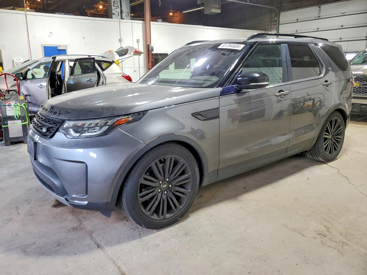 SALRRBBV8HA013305 · 2017 LAND ROVER DISCOVERY