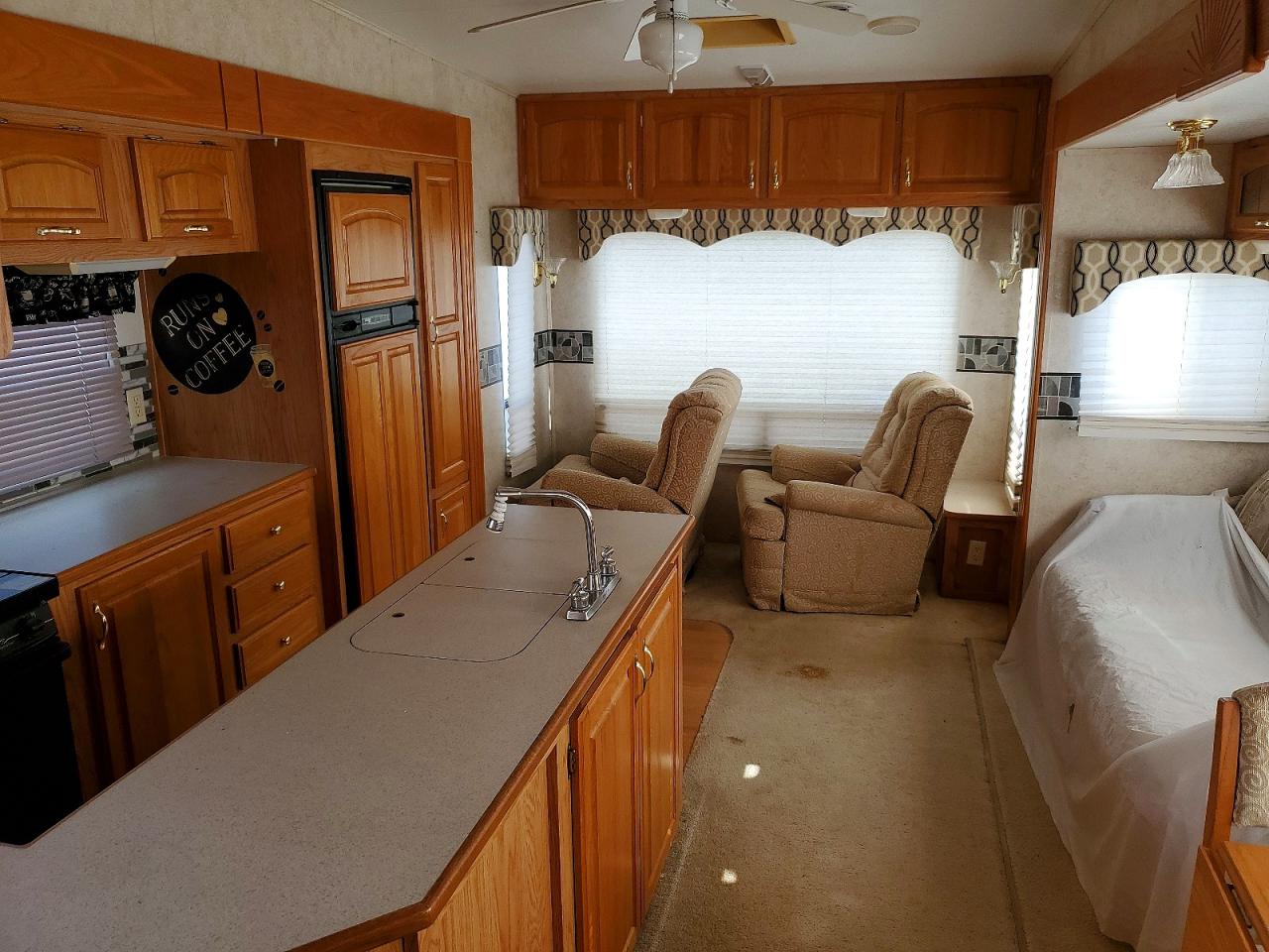 1UJCJ02R421K60260 · 2002 JAYCO JAY TRAILERS · 6/10