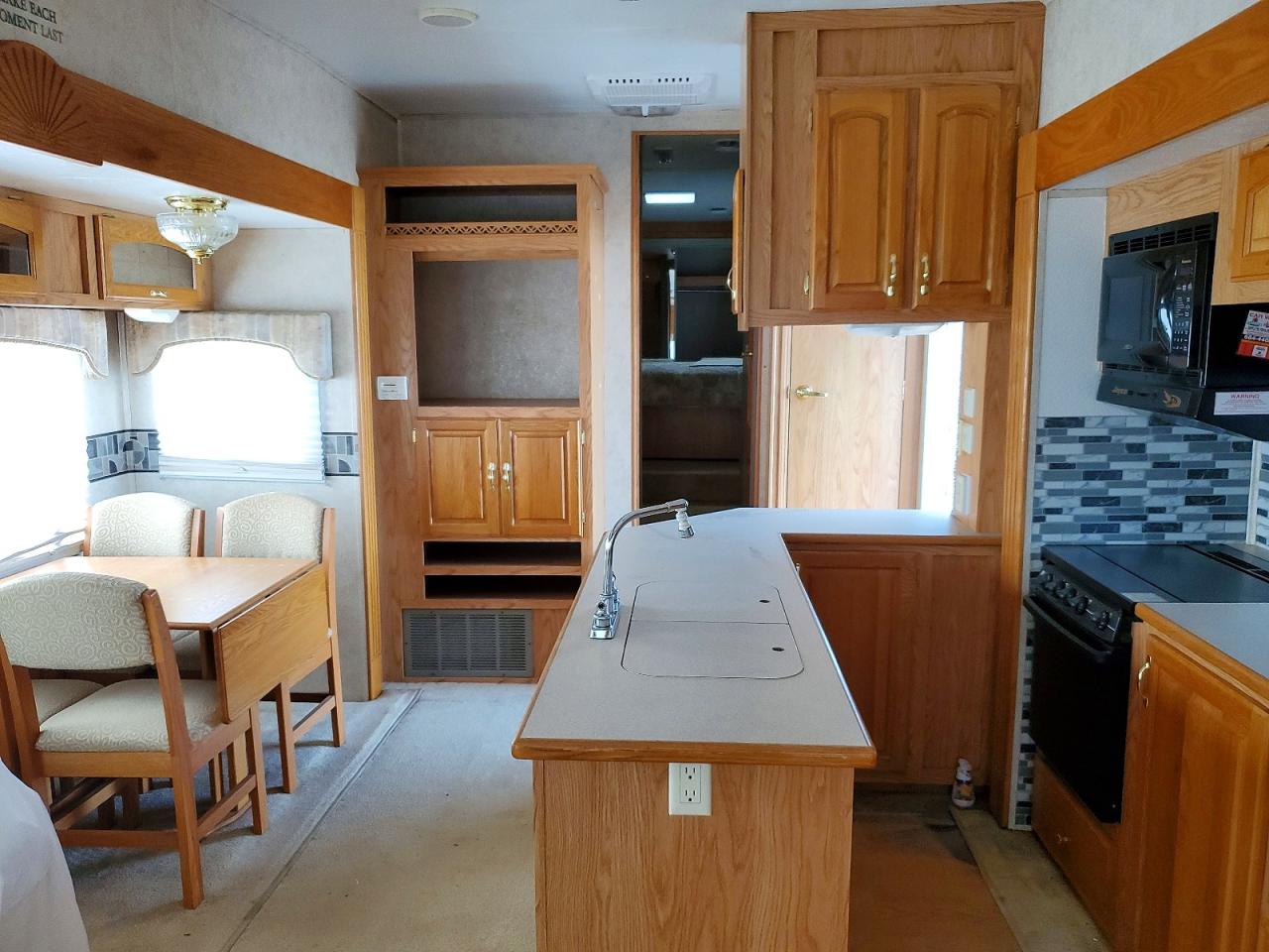 1UJCJ02R421K60260 · 2002 JAYCO JAY TRAILERS · 5/10
