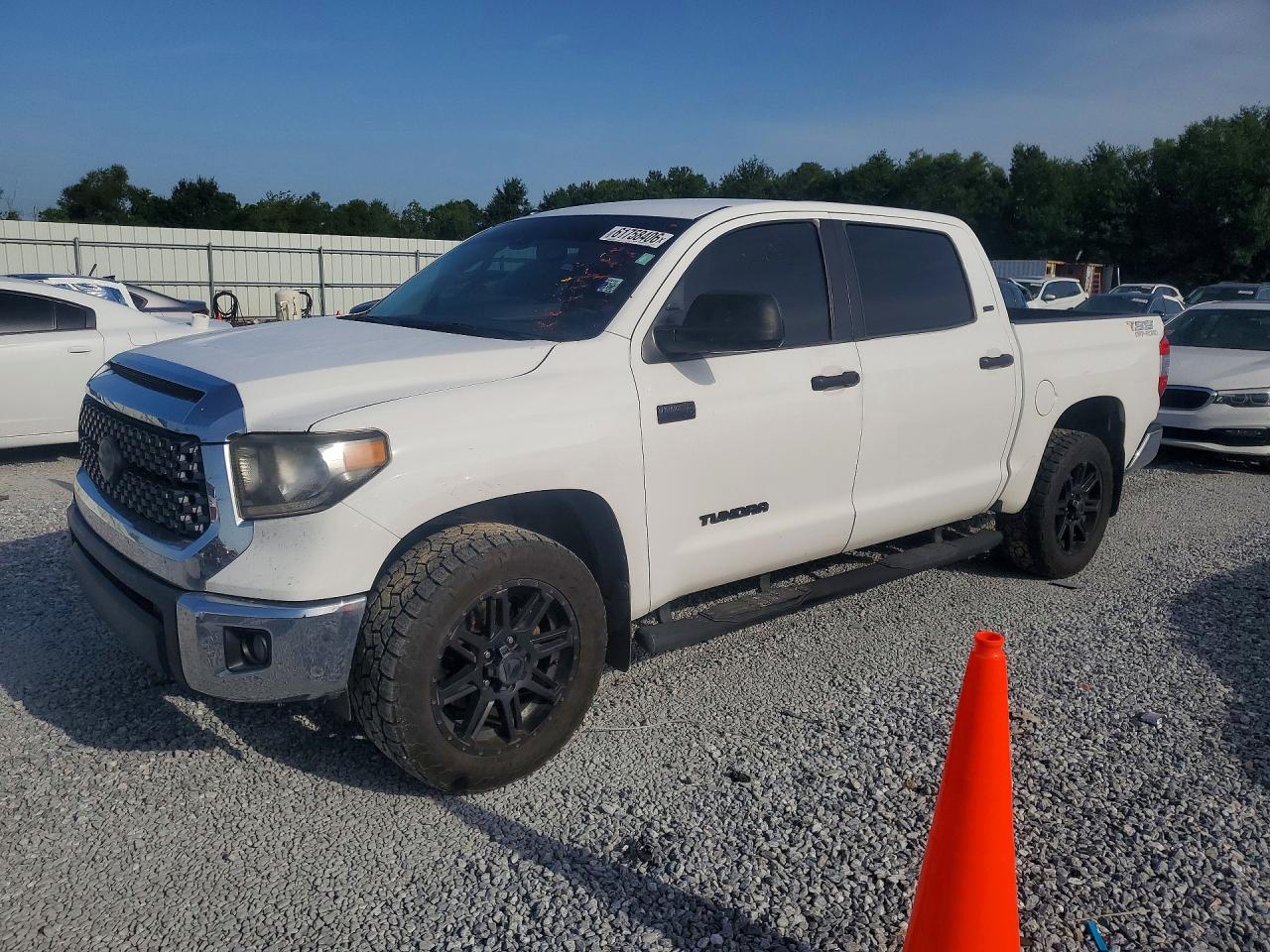 5TFEY5F17JX232566 · 2018 TOYOTA TUNDRA
