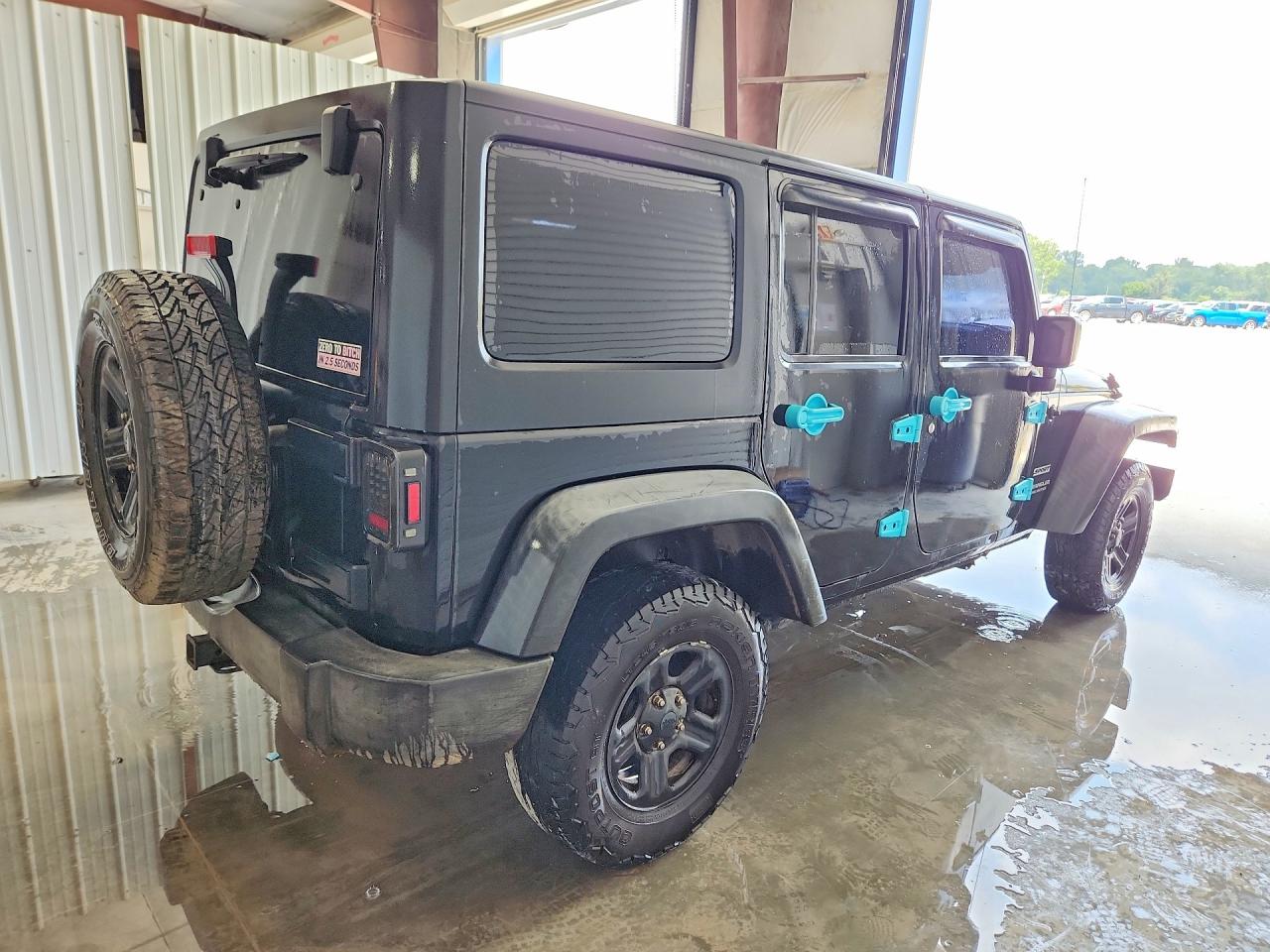 1C4BJWDG7HL576906 · 2017 JEEP WRANGLER UNLIMITED · 3/12