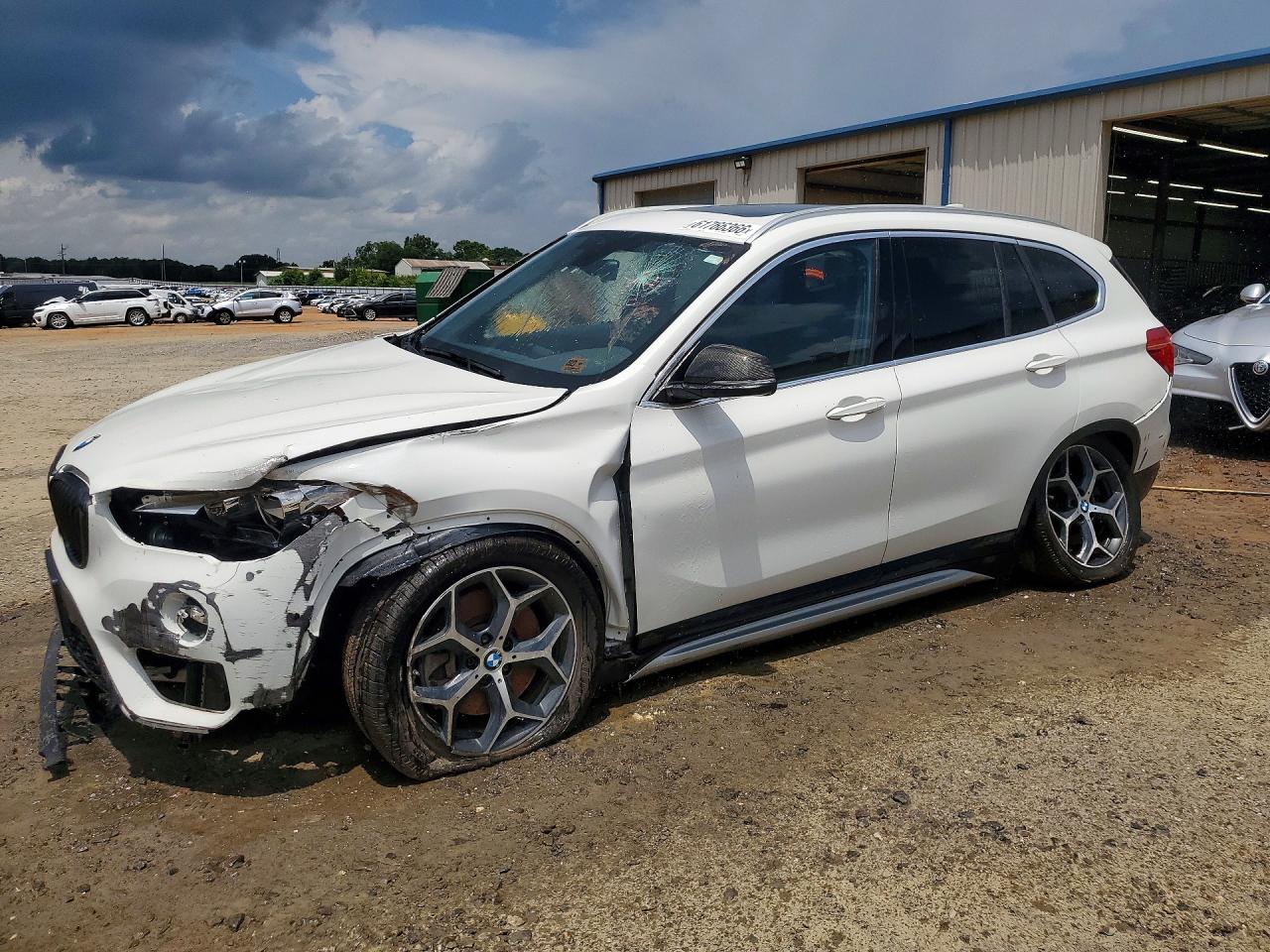 WBXHT3C36J5L30928 · 2018 BMW X1