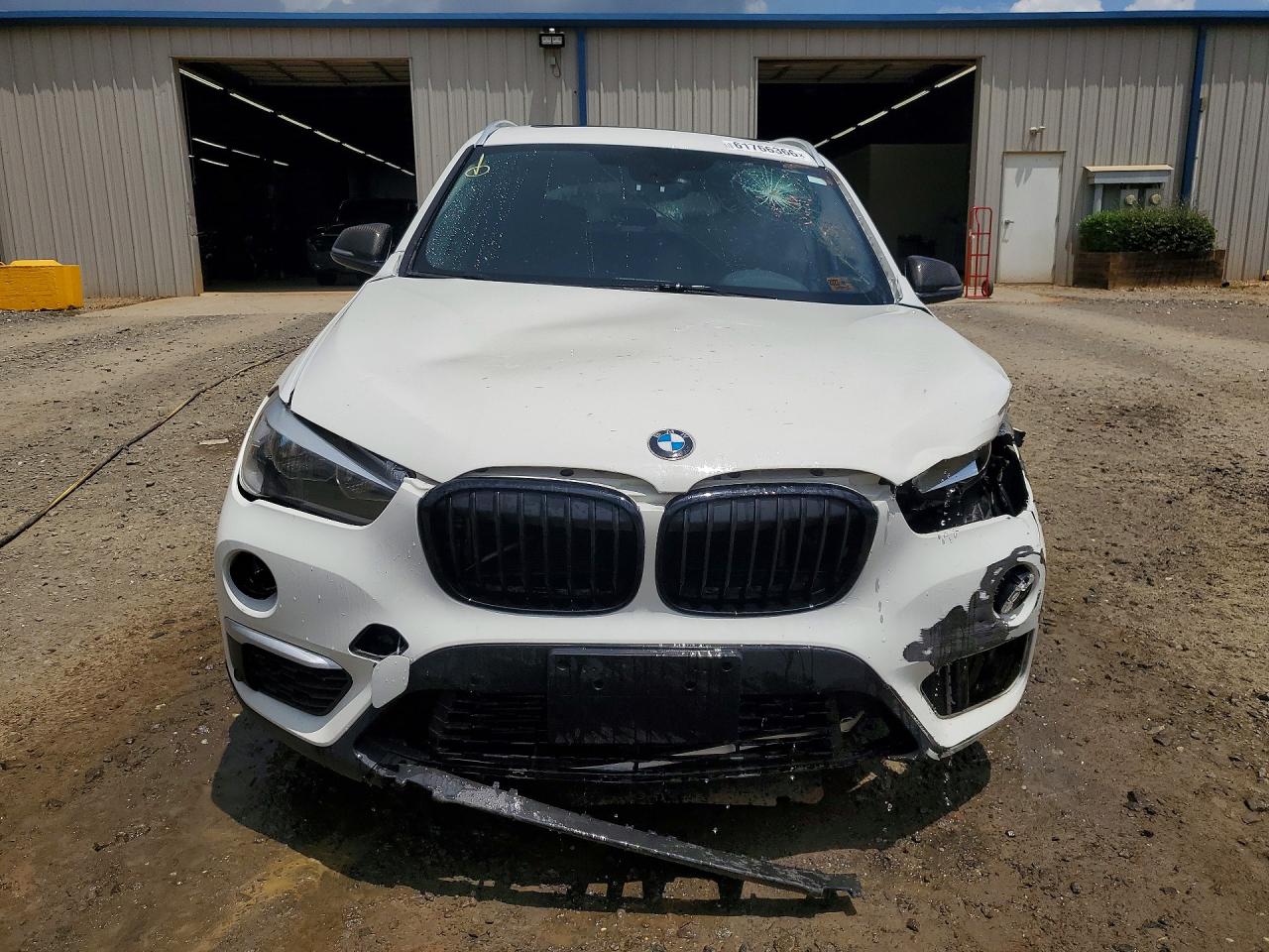 WBXHT3C36J5L30928 · 2018 BMW X1 · 5/13
