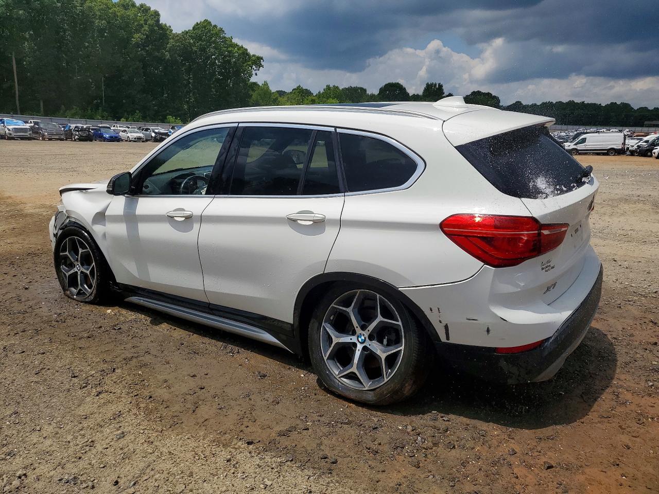 WBXHT3C36J5L30928 · 2018 BMW X1 · 2/13