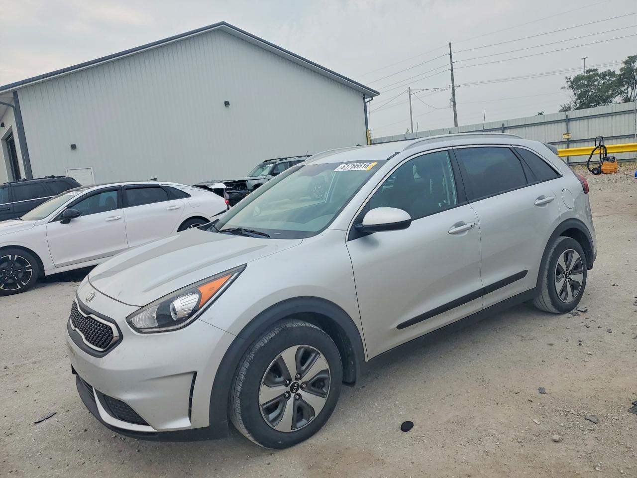 KNDCB3LC2H5079992 · 2017 KIA NIRO