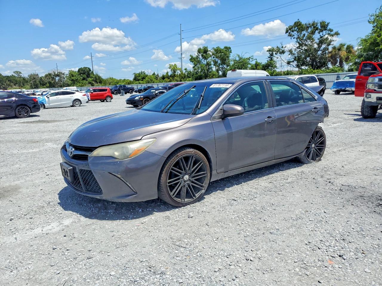 4T1BF1FK2FU987073 · 2015 TOYOTA CAMRY