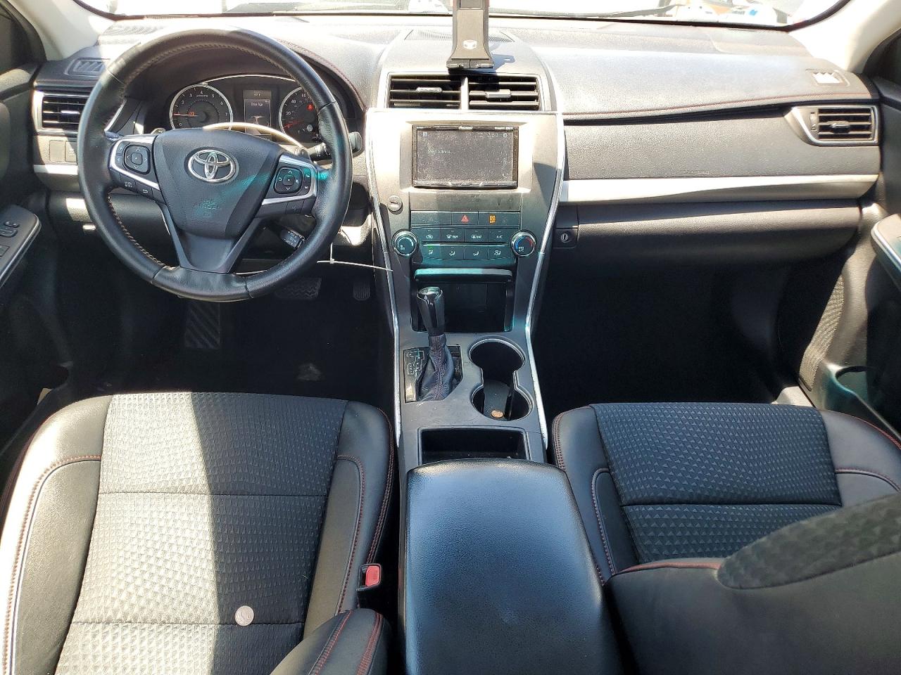 4T1BF1FK2FU987073 · 2015 TOYOTA CAMRY · 8/12