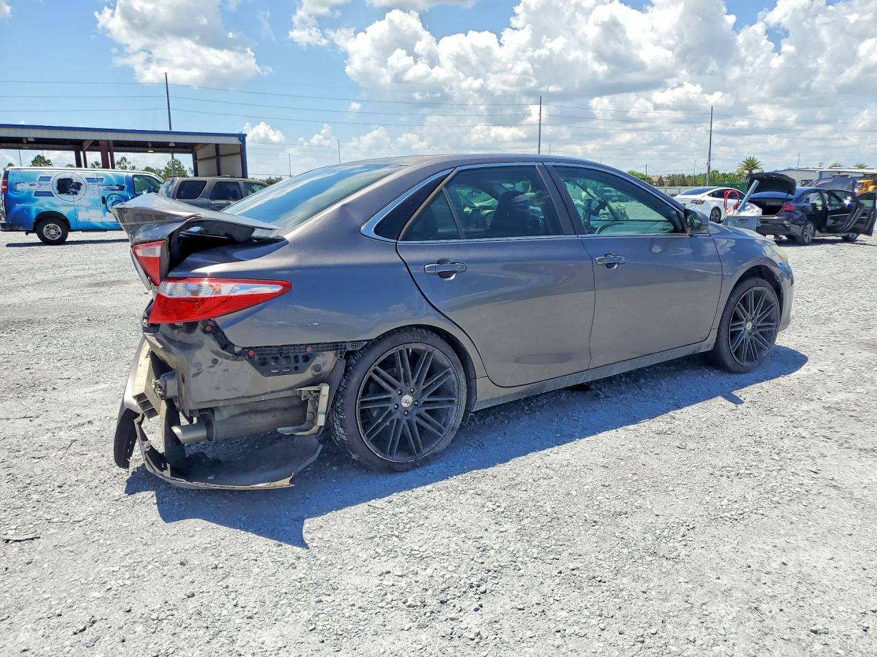 4T1BF1FK2FU987073 · 2015 TOYOTA CAMRY · 3/12