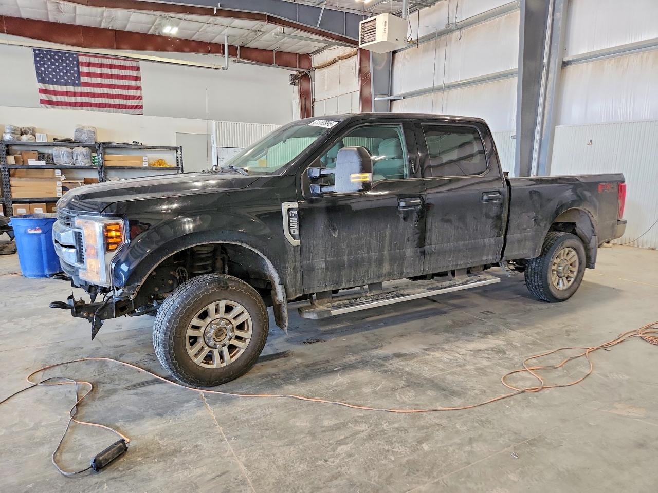 1FT7W2B6XJEC90956 · 2018 FORD F250