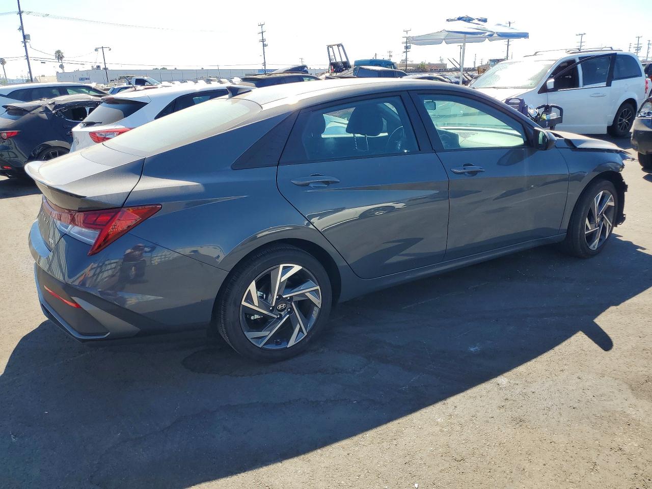 KMHLM4DJ3SU136562 · 2025 HYUNDAI ELANTRA HYBRID · 3/13