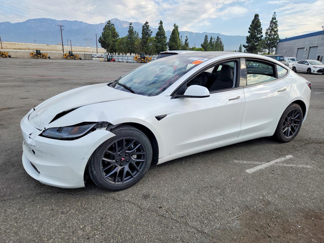 5YJ3E1EB2SF887958 · 2025 TESLA MODEL 3