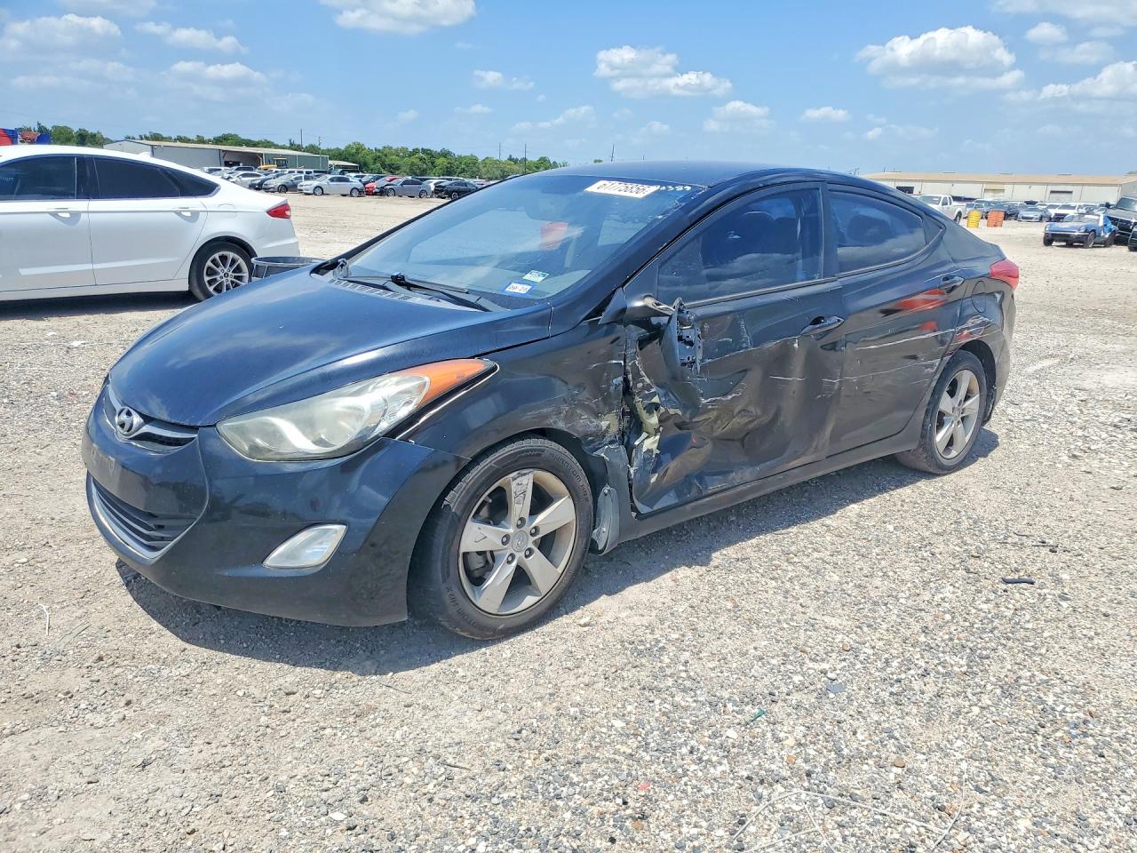 2013 HYUNDAI ELANTRA