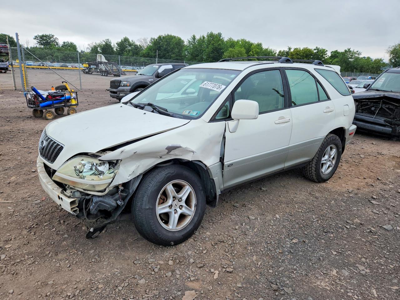 JTJHF10UX20285073 · 2002 LEXUS RX
