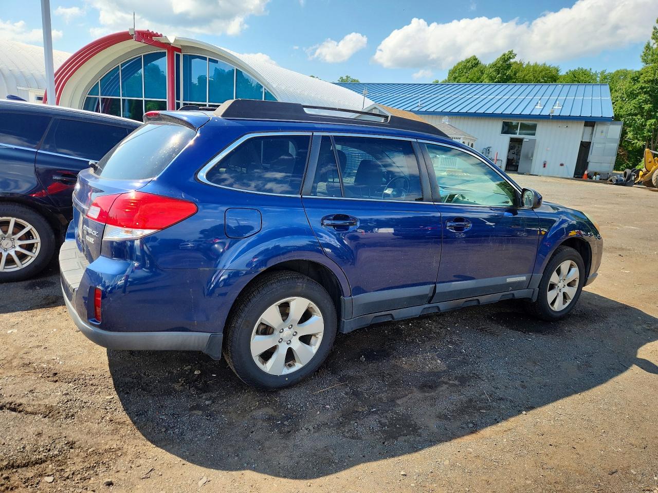 4S4BRBCC1B3384867 · 2011 SUBARU OUTBACK · 3/13