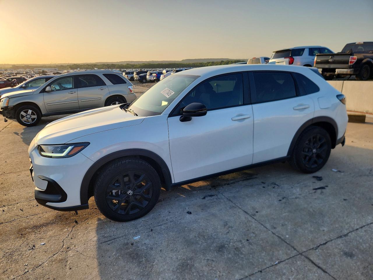 3CZRZ1H59RM711526 · 2024 HONDA HR-V