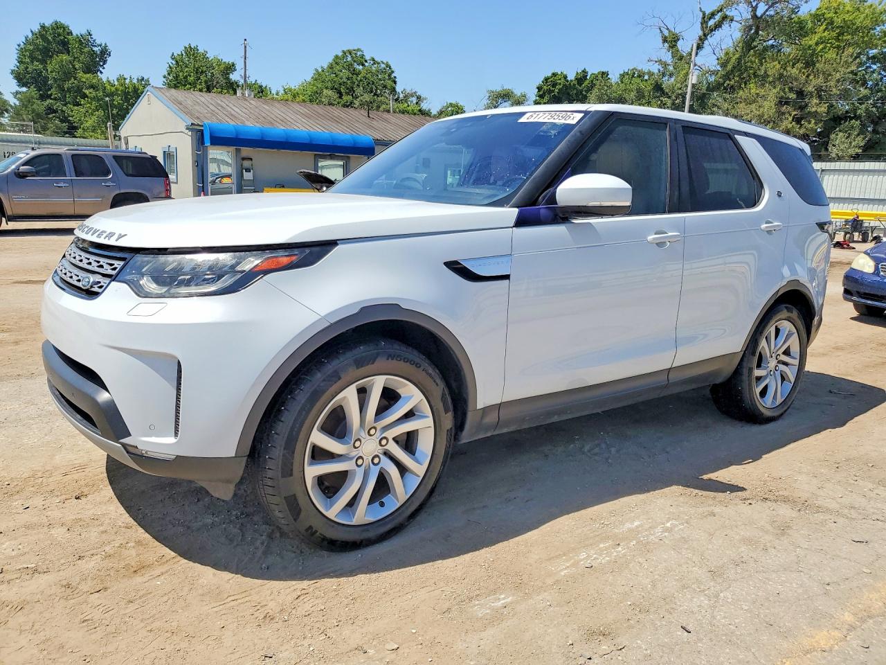 SALRRBBV6HA041281 · 2017 LAND ROVER DISCOVERY