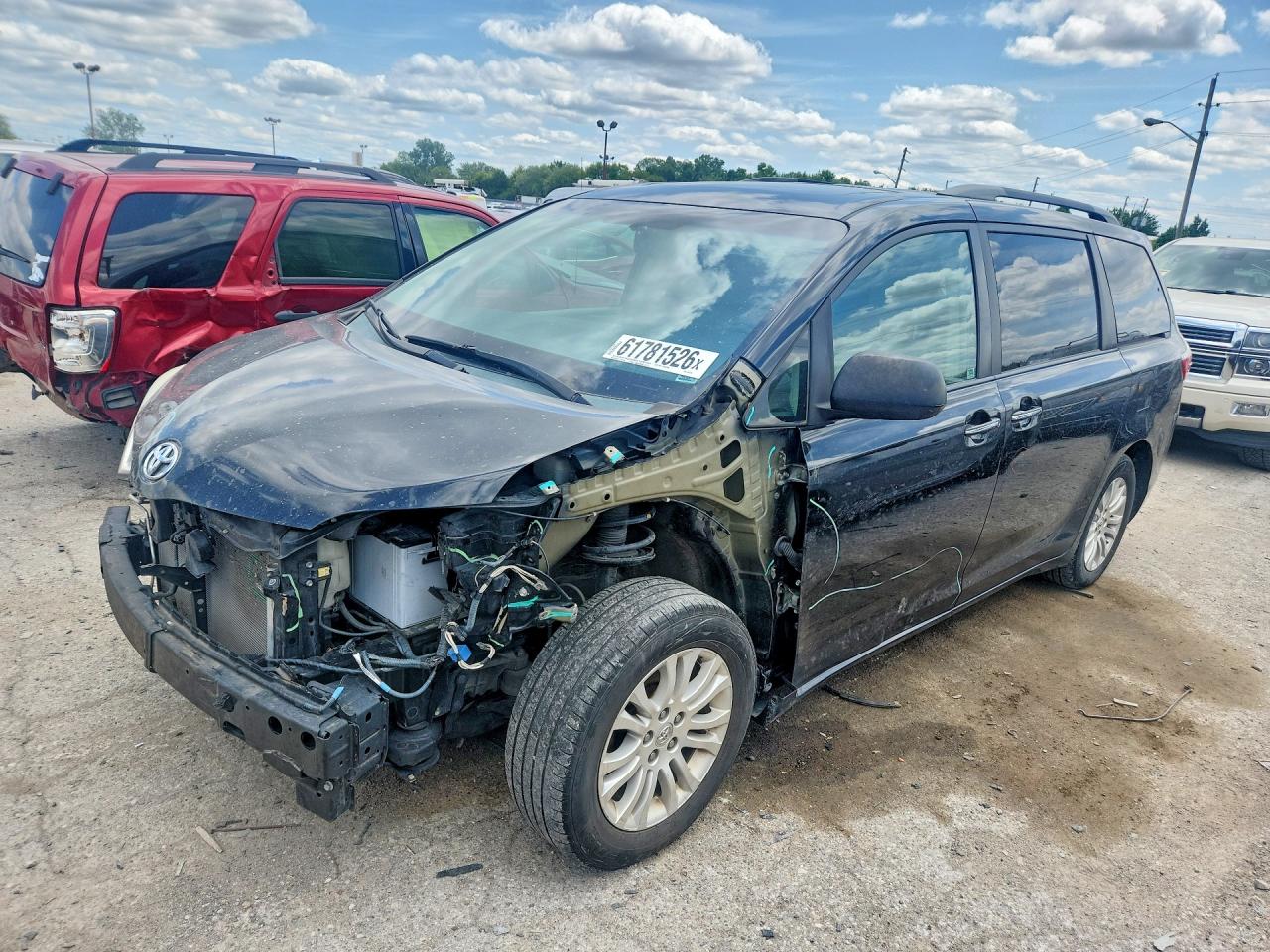 5TDYK3DC5FS591970 · 2015 TOYOTA SIENNA