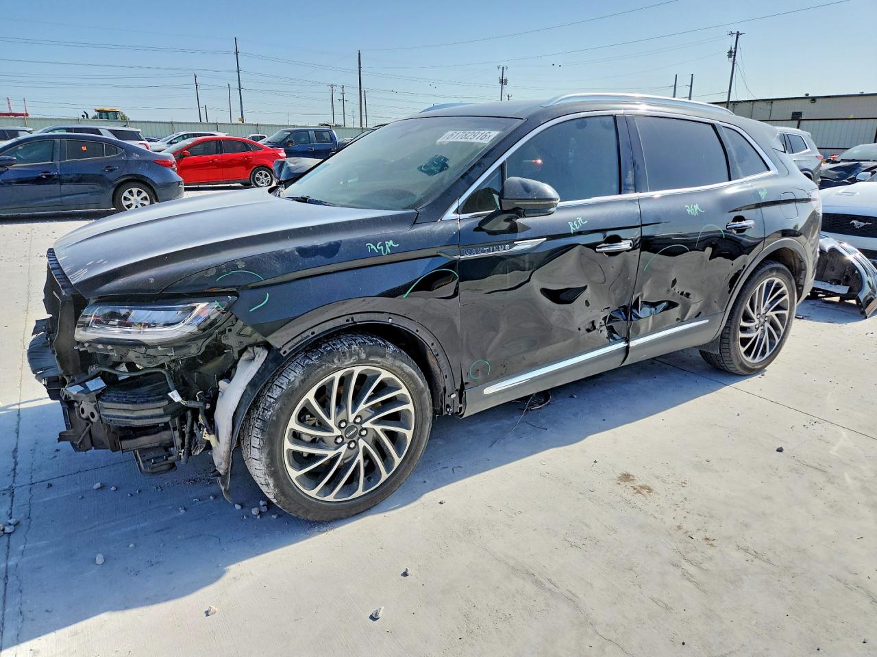 2LMPJ8L94KBL14854 · 2019 LINCOLN NAUTILUS