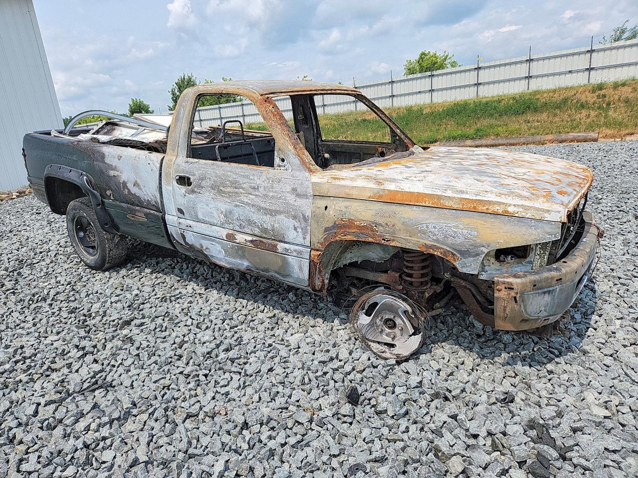 1B7HF16Y9YS536448 · 2000 DODGE RAM 1500 · 4/12