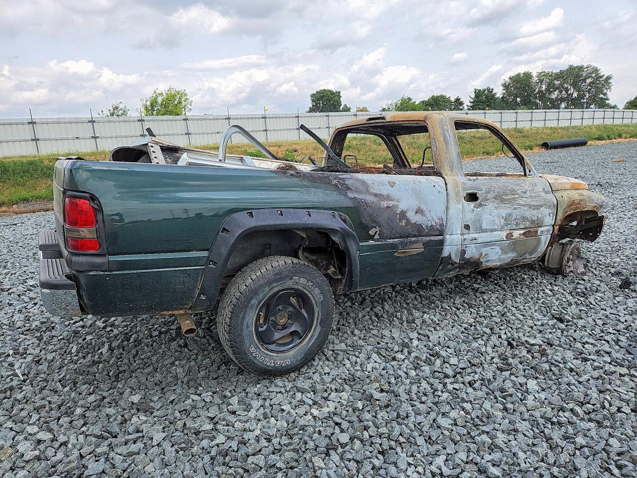 1B7HF16Y9YS536448 · 2000 DODGE RAM 1500 · 3/12