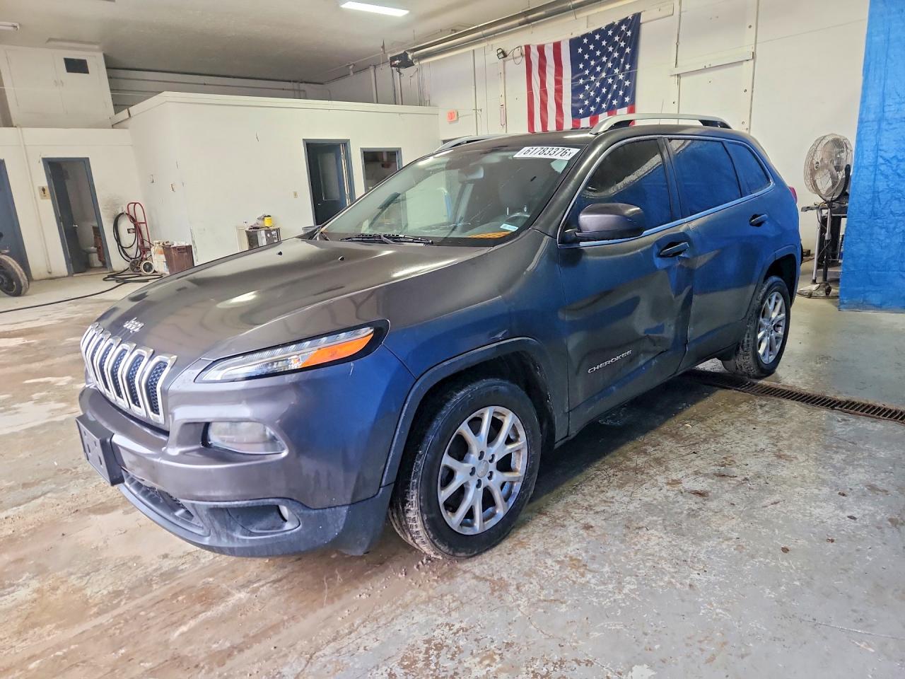 1C4PJLCB0GW195793 · 2016 JEEP CHEROKEE