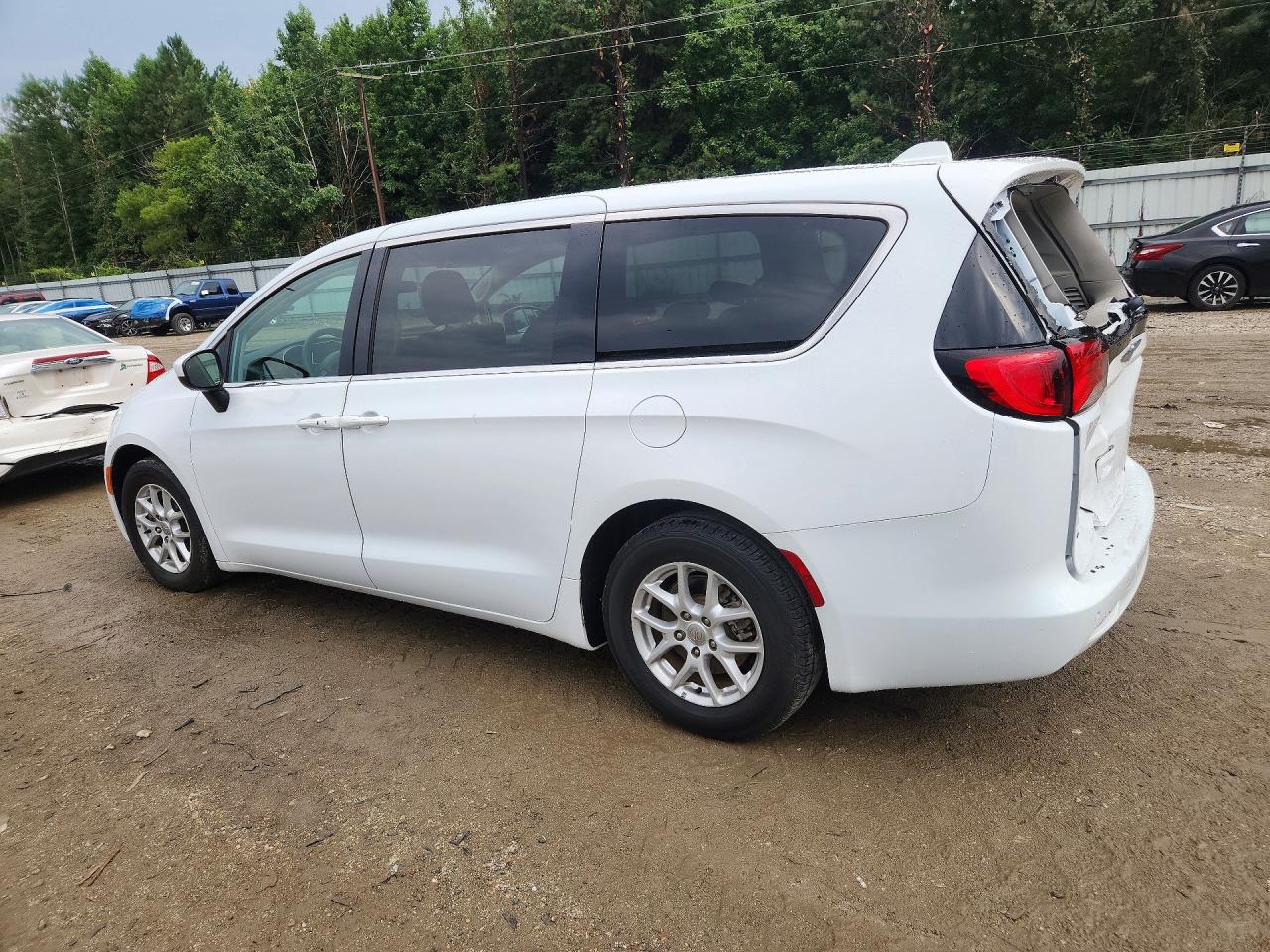 2C4RC1CG6JR227567 · 2018 CHRYSLER PACIFICA · 2/13