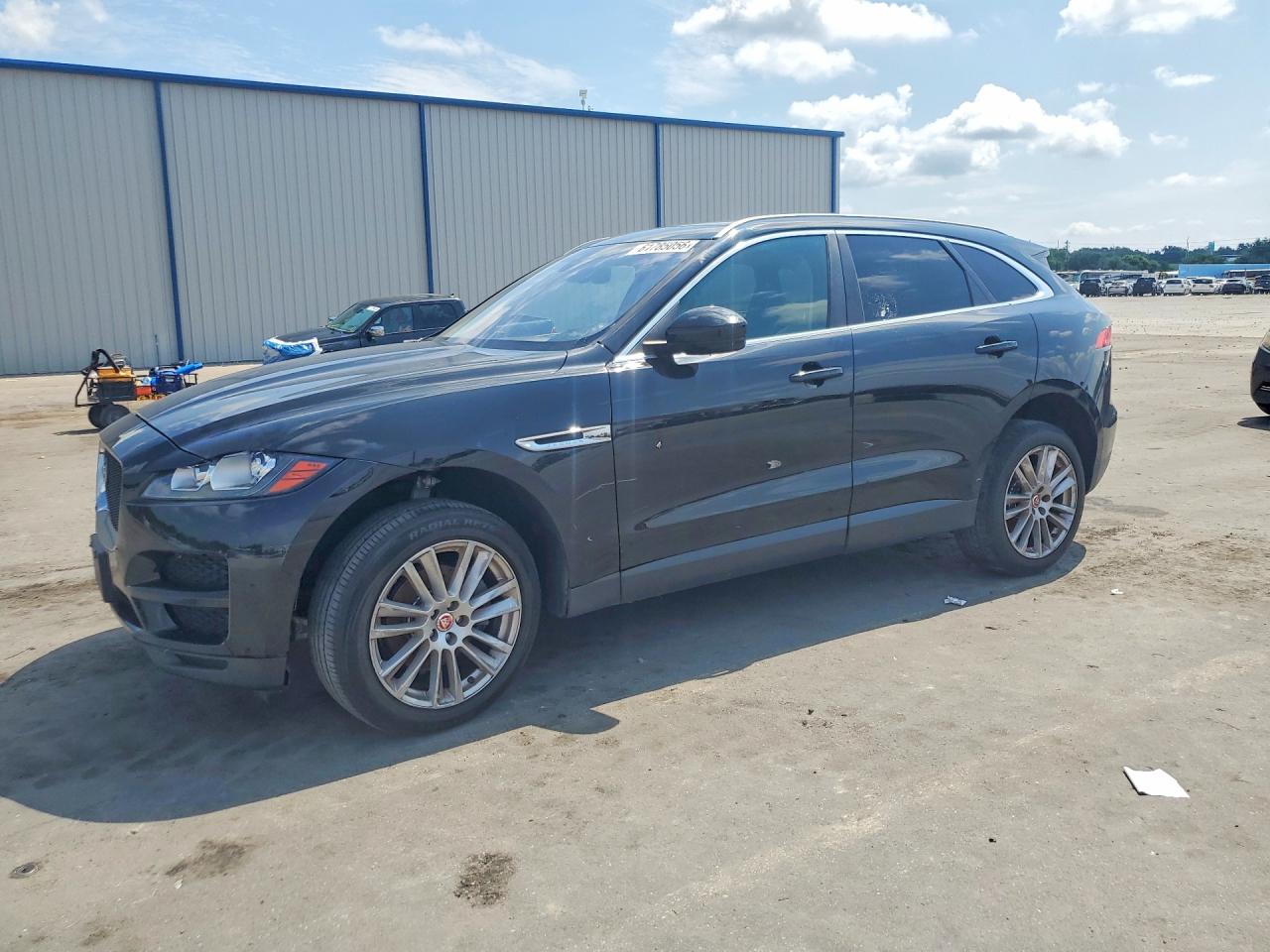 SADCJ2FX7KA391207 · 2019 JAGUAR F-PACE