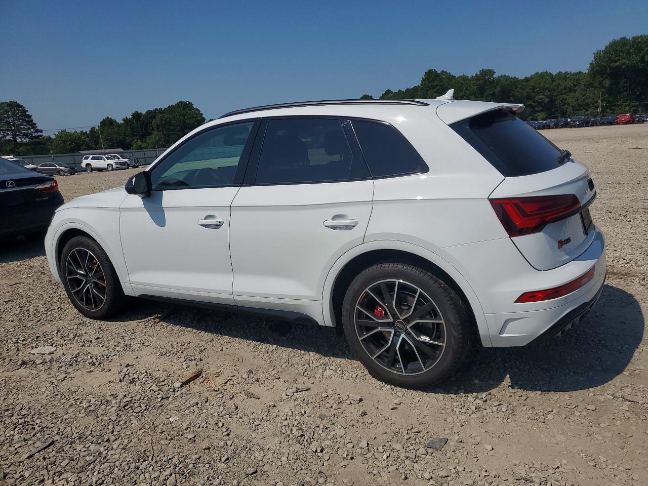 WA1B4AFY3S2052062 · 2025 AUDI SQ5 · 2/13