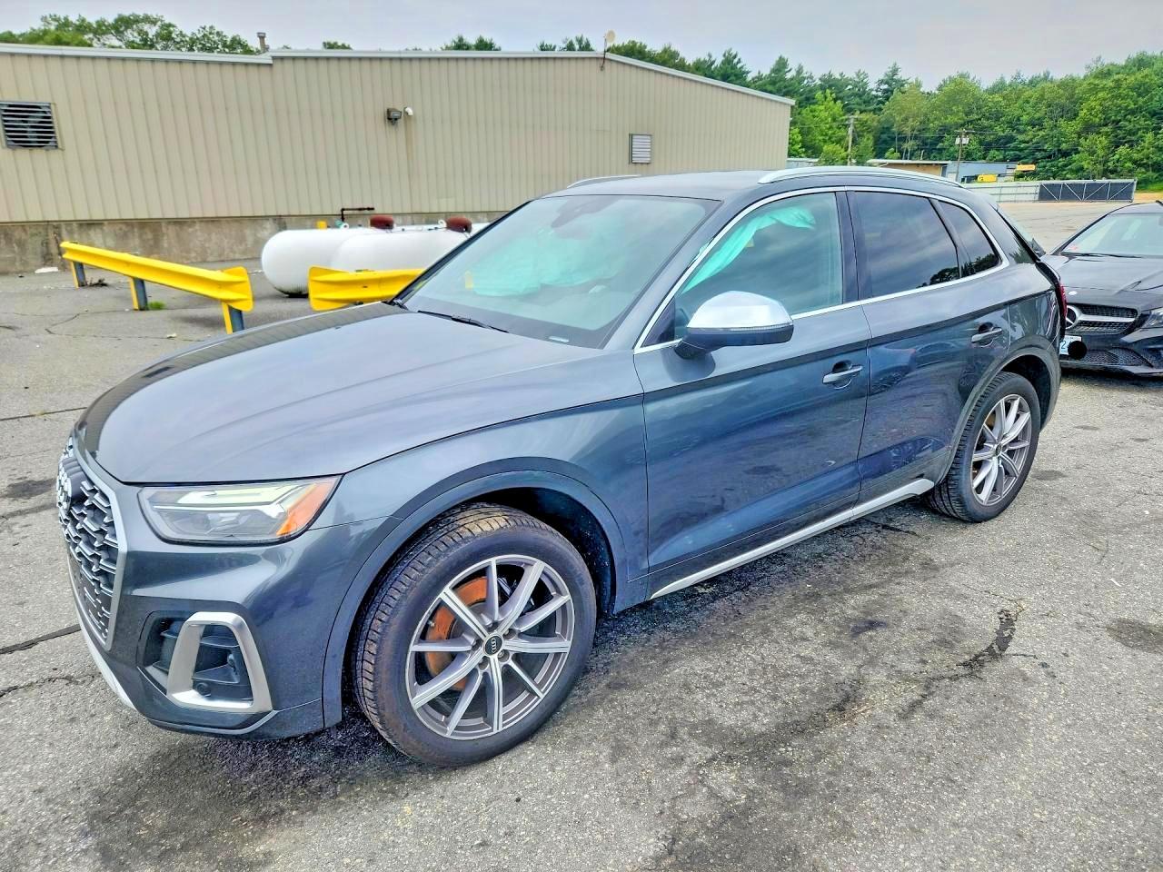 WA1A4AFY4N2100930 · 2022 AUDI SQ5
