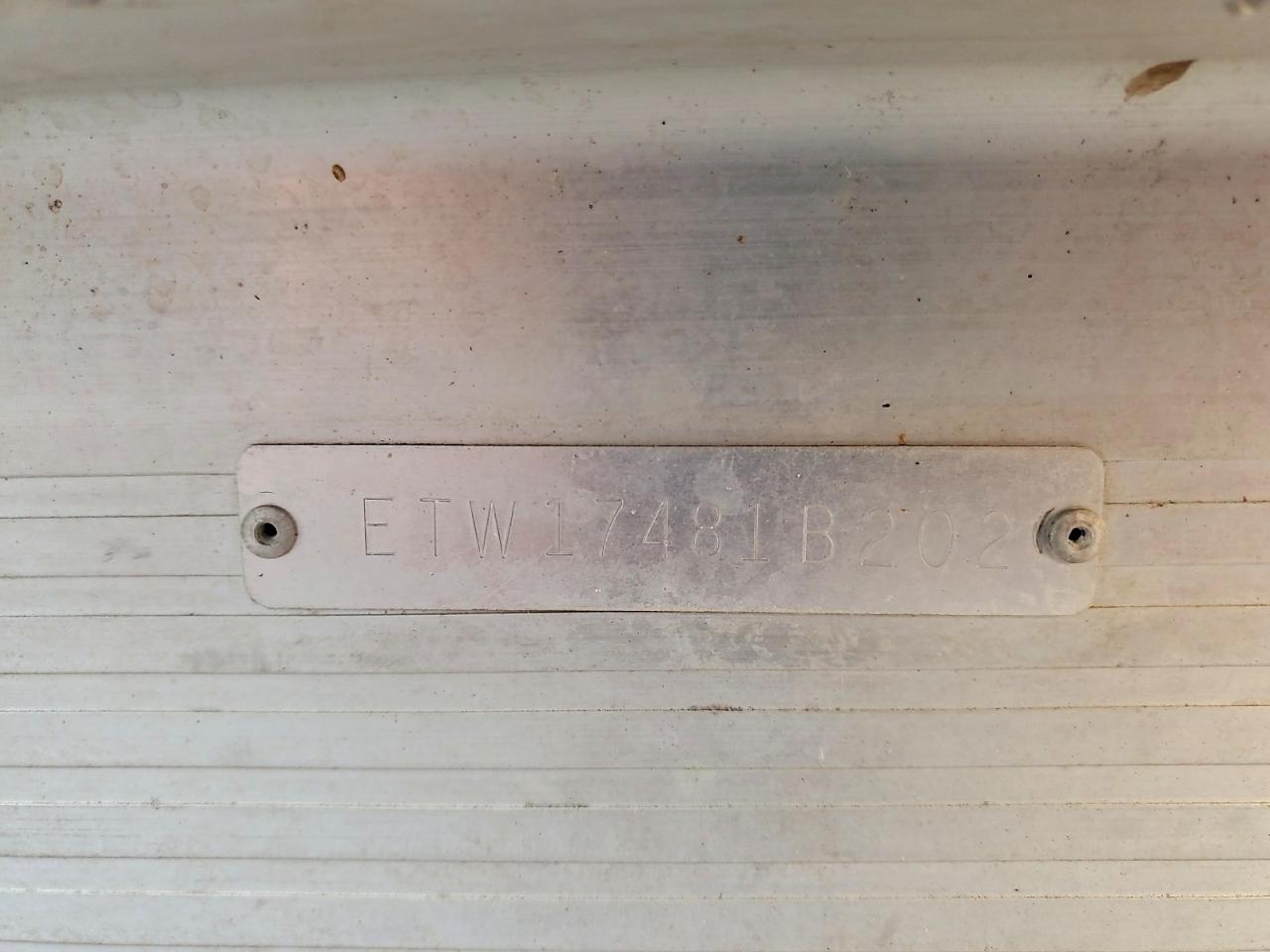 ETW17481B202 · 2002 BENNINGTON 205L · 10/10