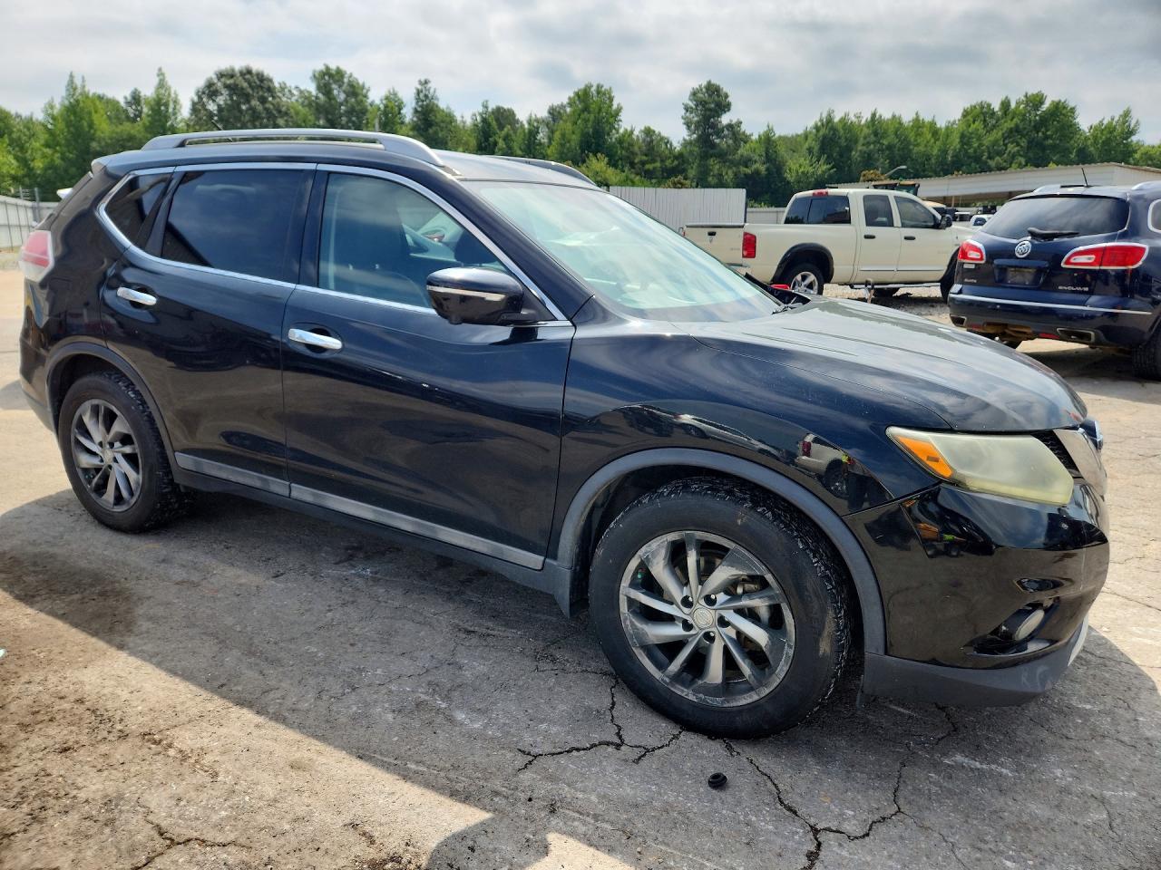 5N1AT2MT1FC797910 · 2015 NISSAN ROGUE · 4/13