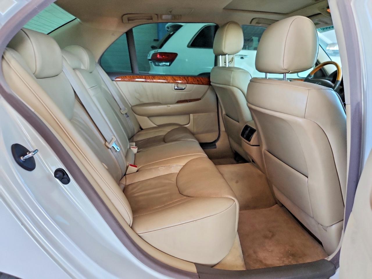 JTHBN36F140134589 · 2004 LEXUS LS · 10/13
