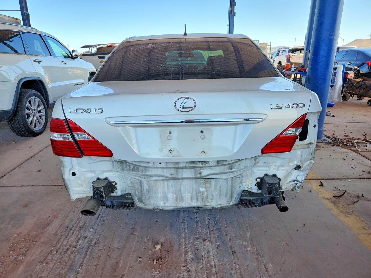 JTHBN36F140134589 · 2004 LEXUS LS · 6/13