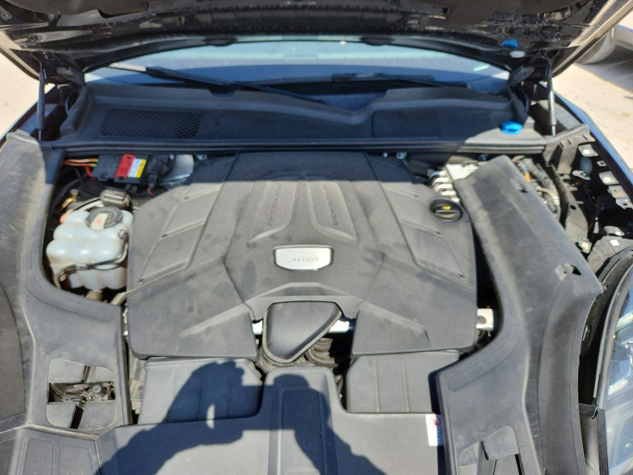 WP1AA2AY3LDA09031 · 2020 PORSCHE CAYENNE · 11/12