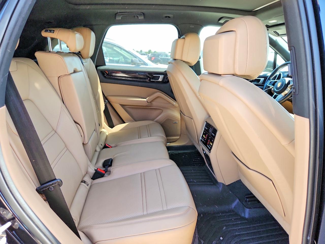 WP1AA2AY3LDA09031 · 2020 PORSCHE CAYENNE · 10/12