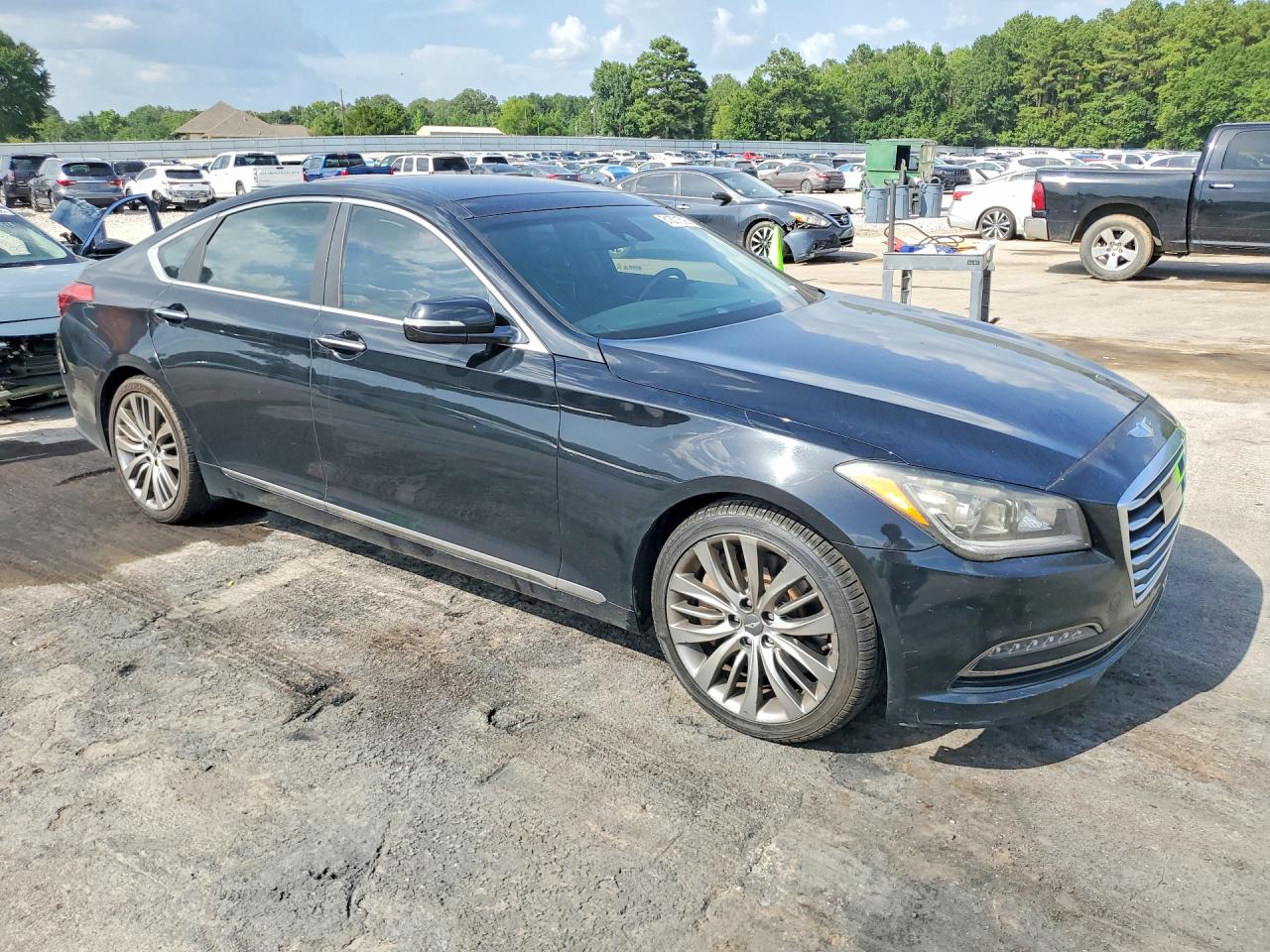 KMHGN4JF9FU028533 · 2015 HYUNDAI GENESIS · 4/12
