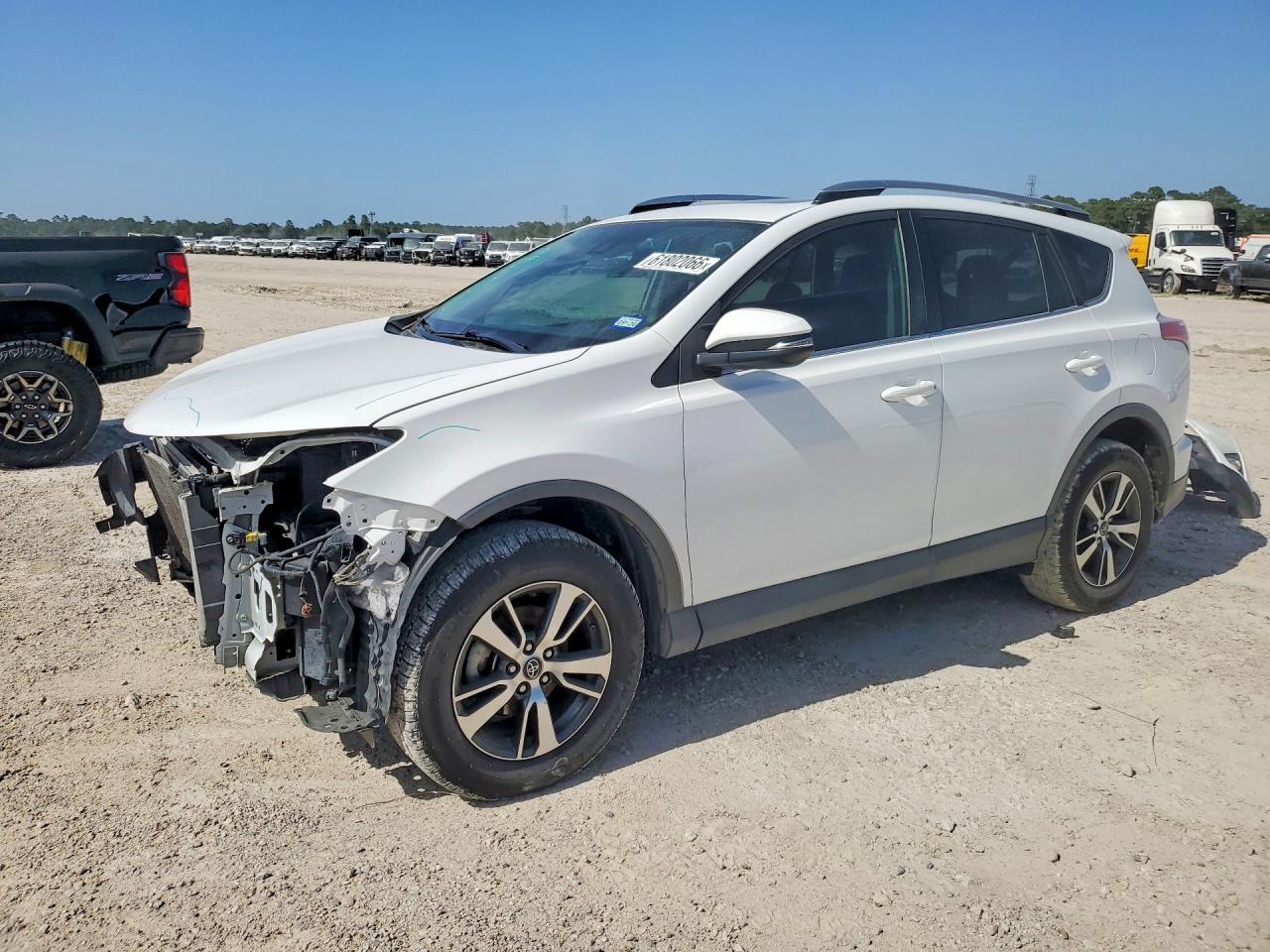 2T3WFREV9HW315677 · 2017 TOYOTA RAV4