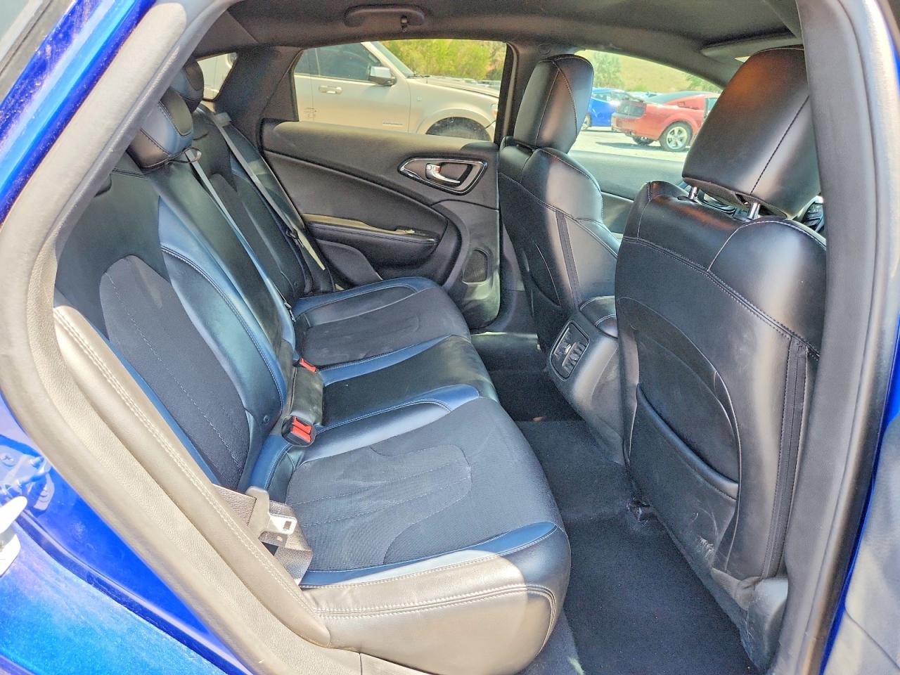 1C3CCCDGXFN601560 · 2015 CHRYSLER 200 · 10/12