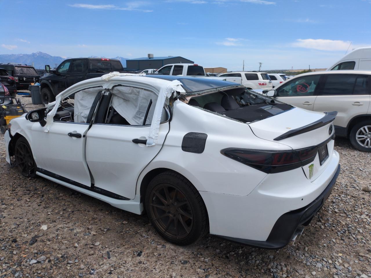 JTNB11HK2J3037015 · 2018 TOYOTA CAMRY · 2/12