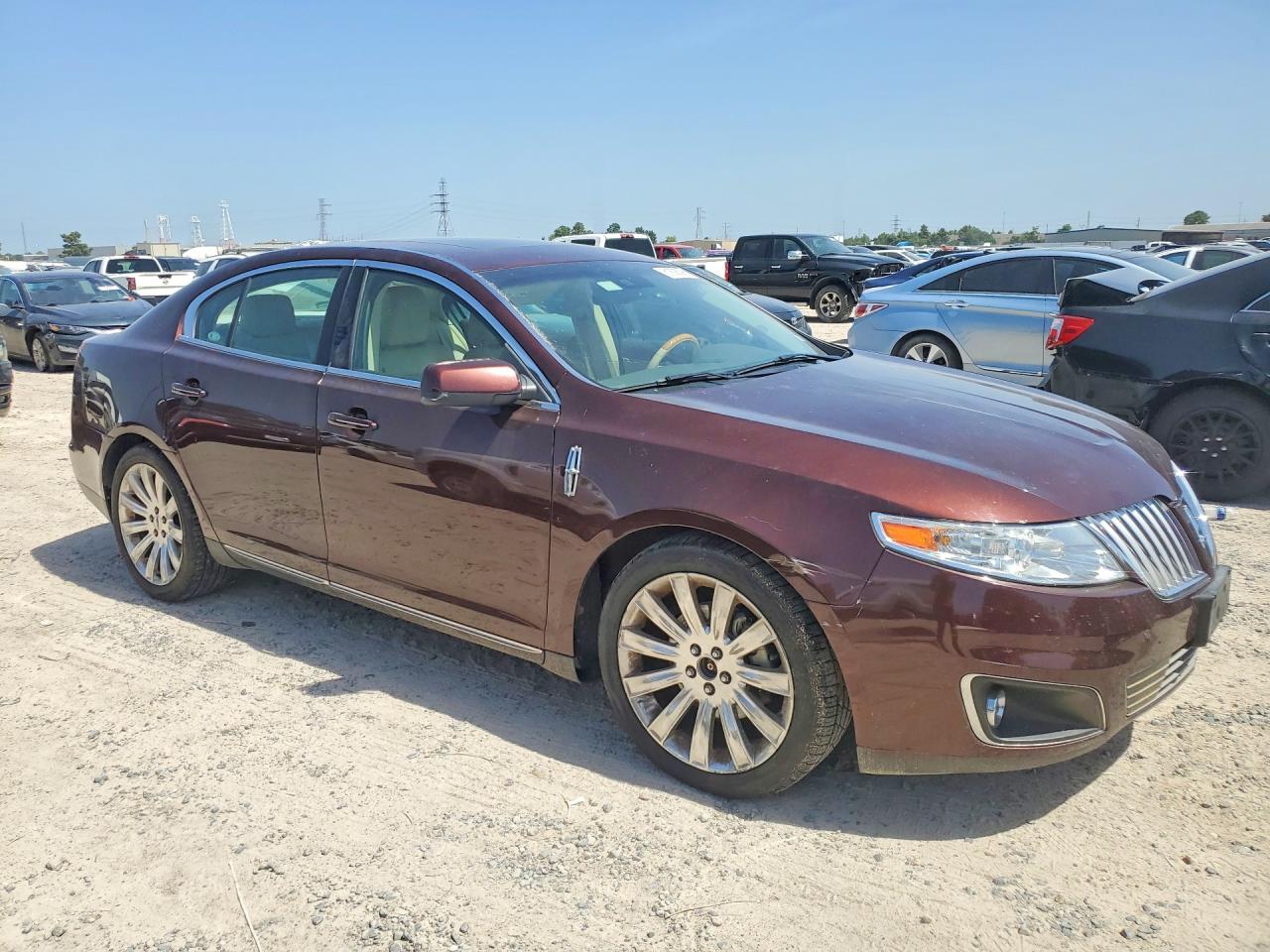 1LNHL9DR4AG606302 · 2010 LINCOLN MKS · 4/12