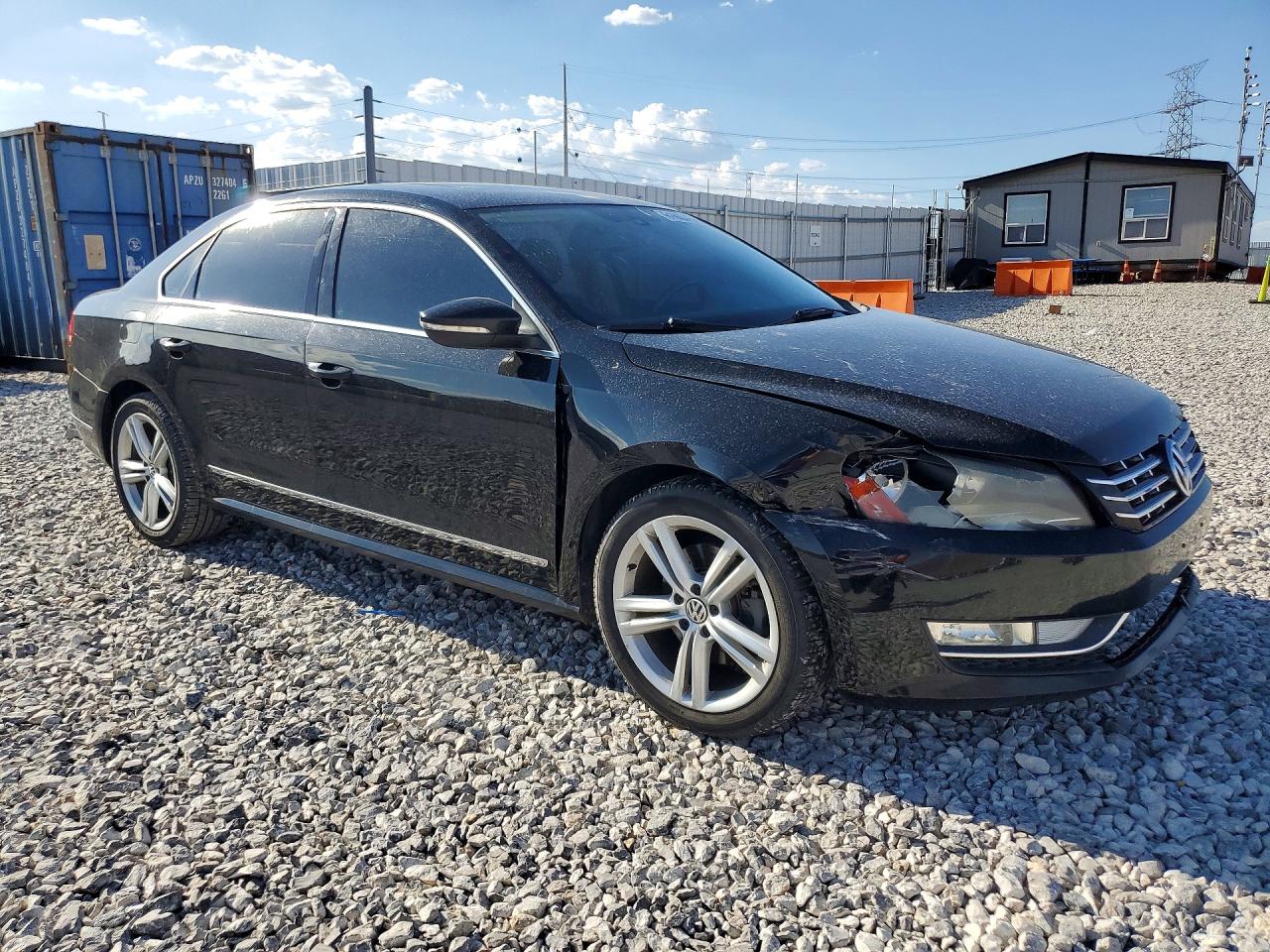 1VWCN7A36CC010323 · 2012 VOLKSWAGEN PASSAT · 4/12
