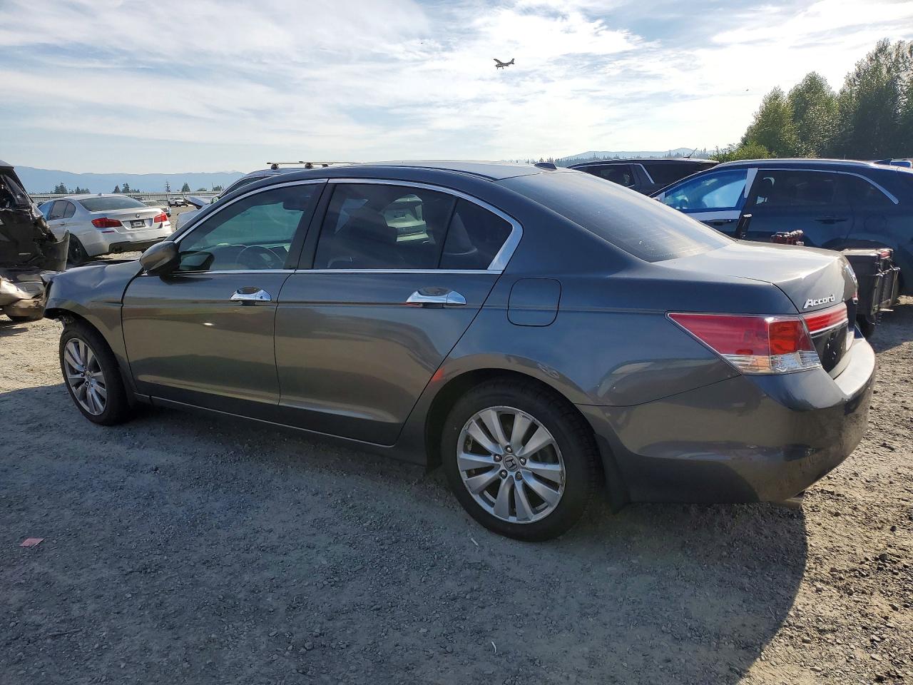 1HGCP3F8XBA019340 · 2011 HONDA ACCORD · 2/13