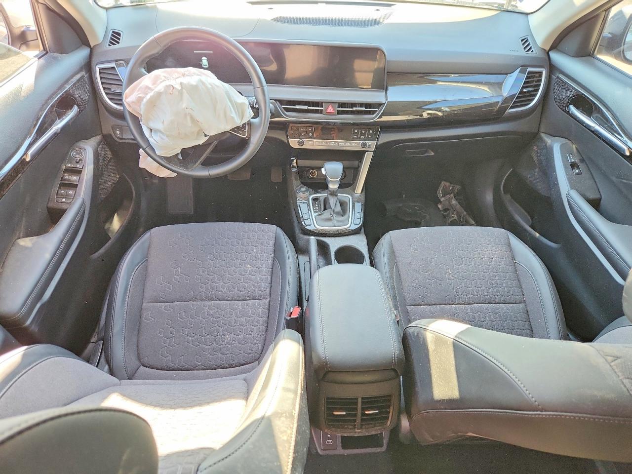 KNDEU2AA2S7823956 · 2025 KIA SELTOS · 8/13