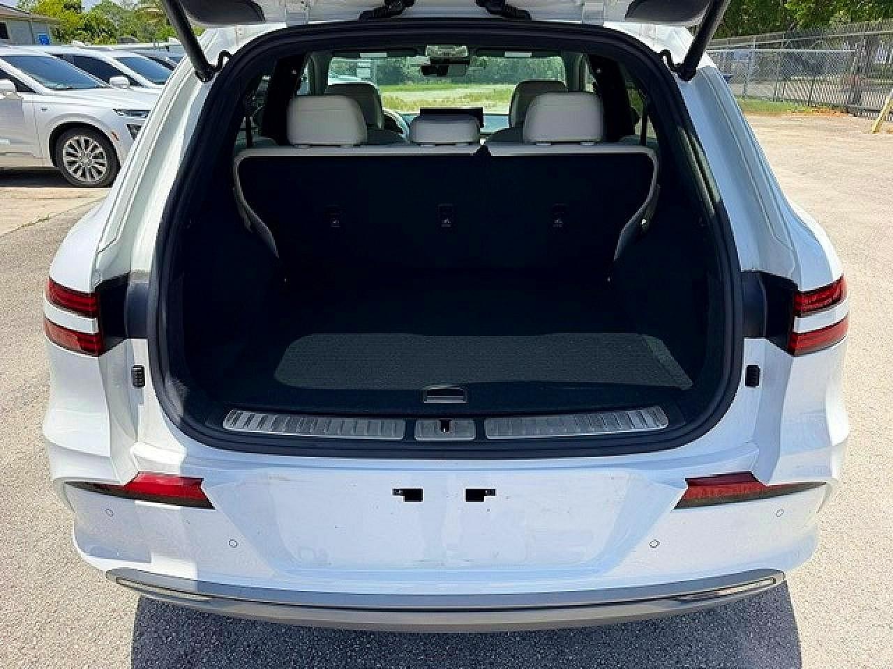 5NMMCET15SH005210 · 2025 GENESIS G70 · 6/15