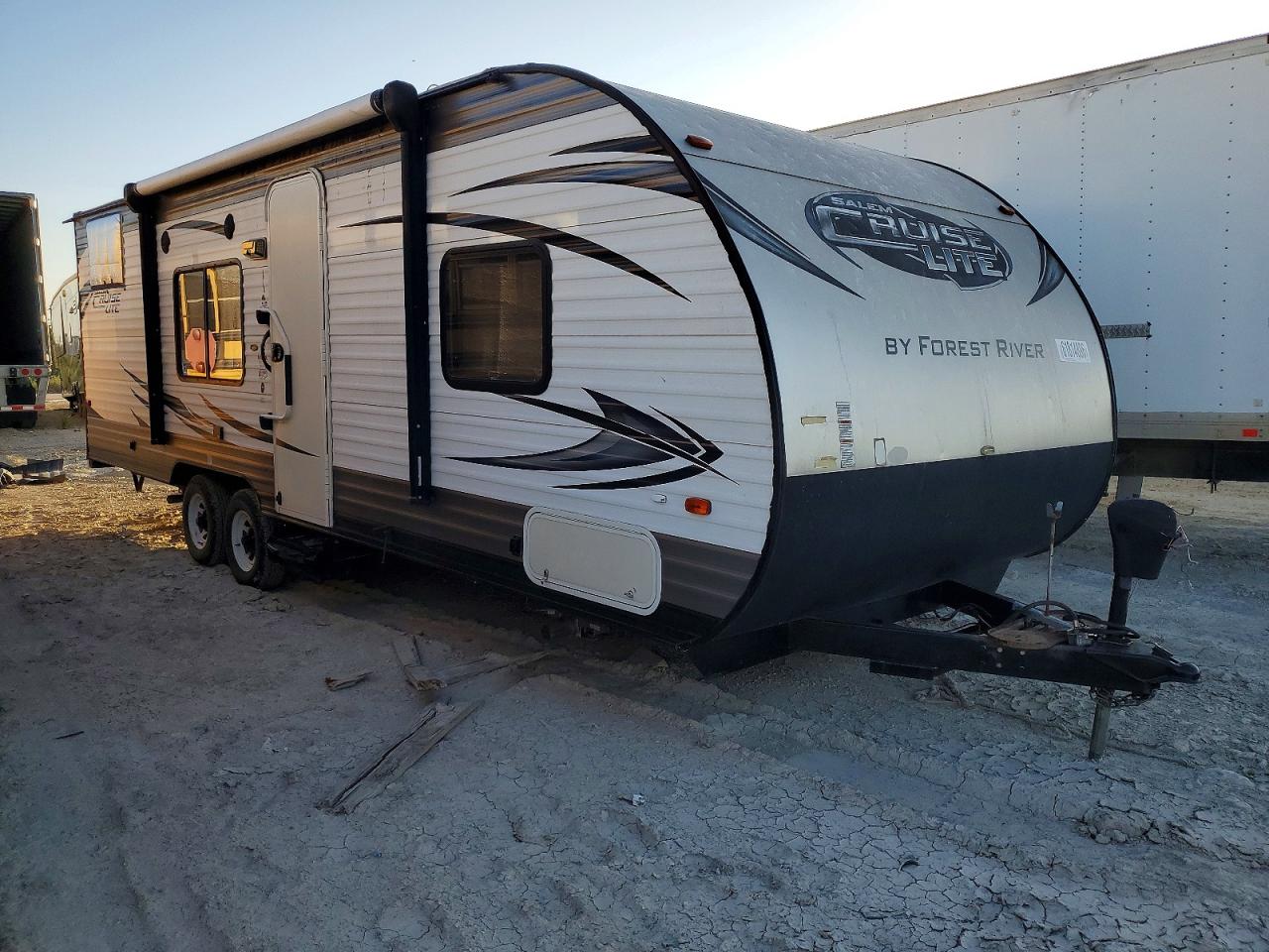 4X4TSMB20G7409916 · 2016 FOREST RIVER 261BHXL