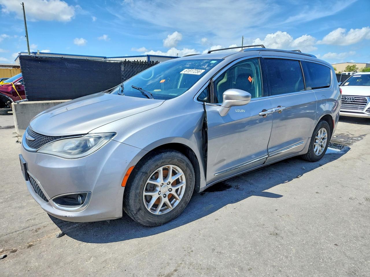 2C4RC1BG8LR131833 · 2020 CHRYSLER PACIFICA