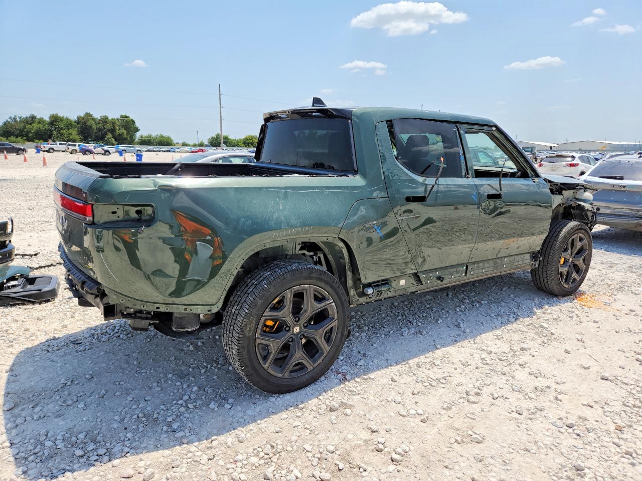 7FCTGAAA8PN000888 · 2023 RIVIAN R1T · 3/13