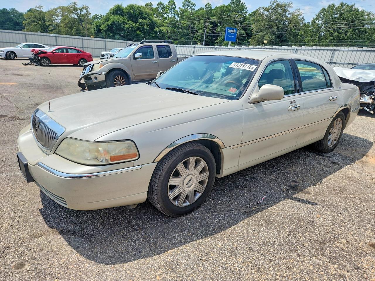 1LNHM82W95Y605906 · 2005 LINCOLN TOWN CAR