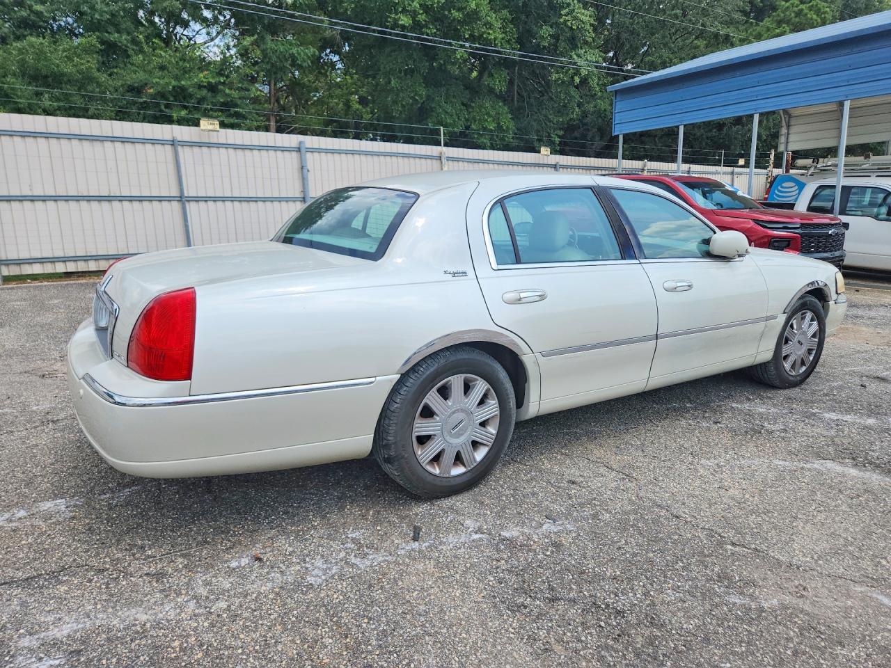 1LNHM82W95Y605906 · 2005 LINCOLN TOWN CAR · 3/12