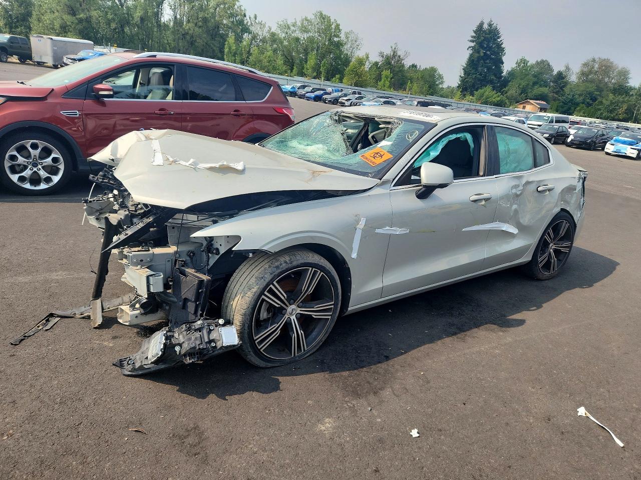 7JR102FL2KG016861 · 2019 VOLVO S60